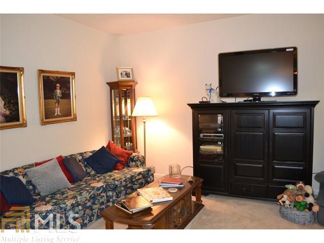 Menlow Station - Residential