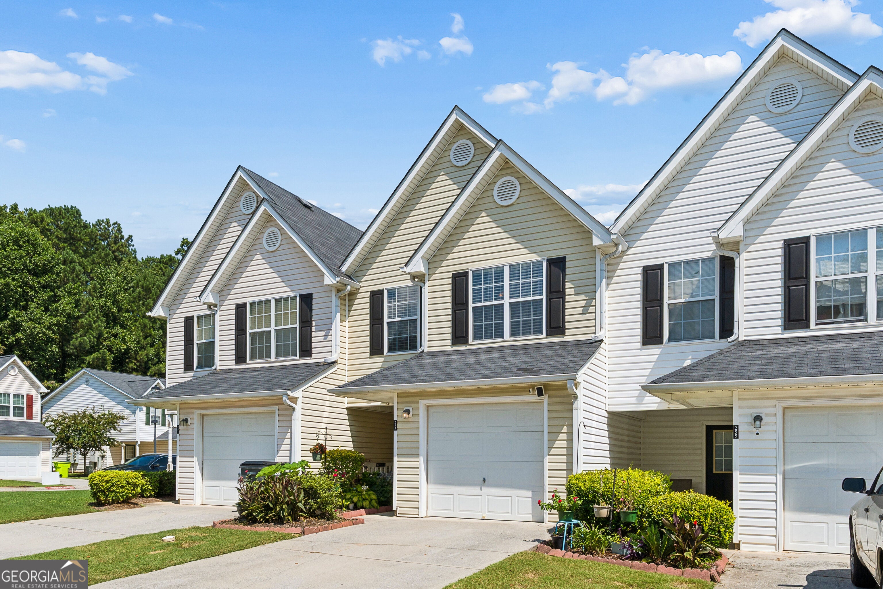 253 Gallant CT 17