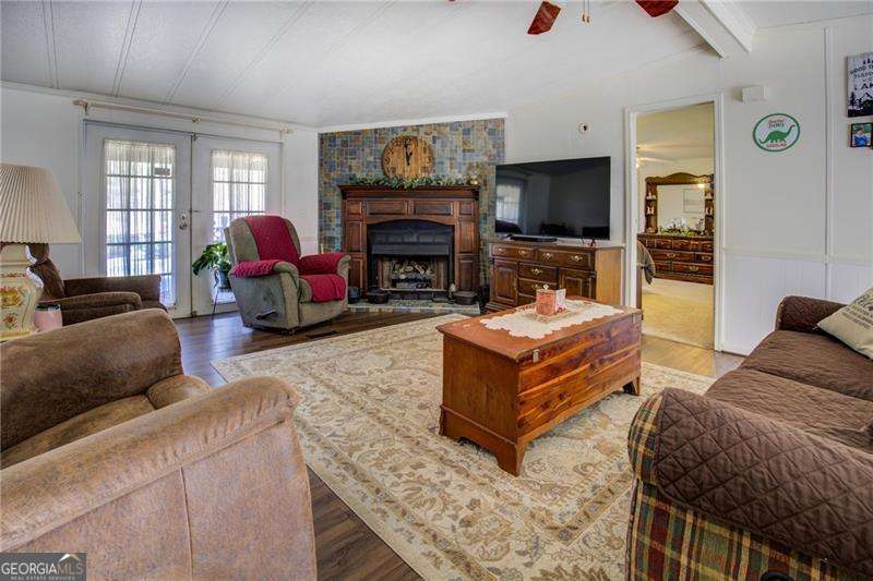 156 Montego Bay RD NW