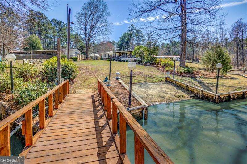 156 Montego Bay RD NW