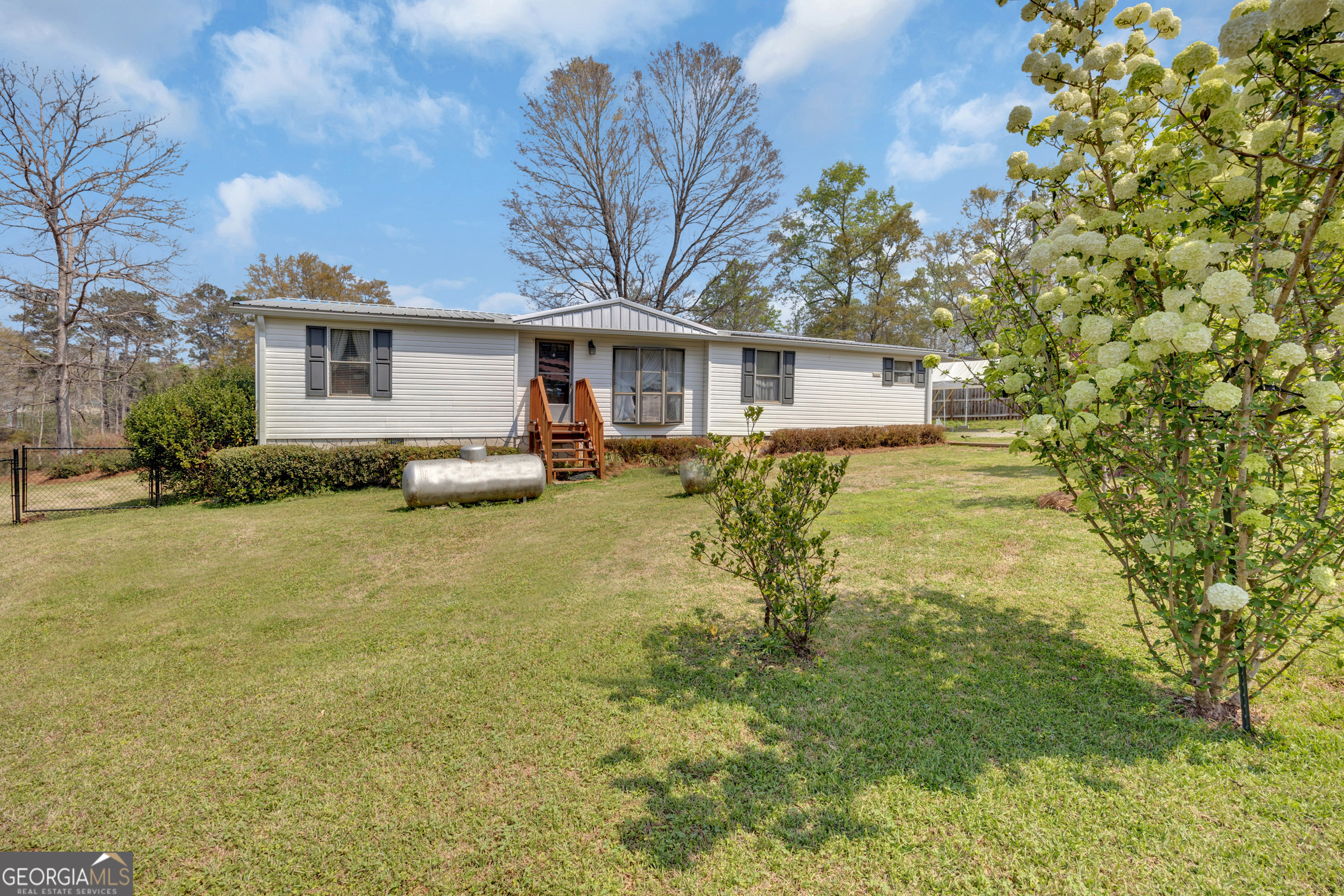 156 Montego Bay RD NW