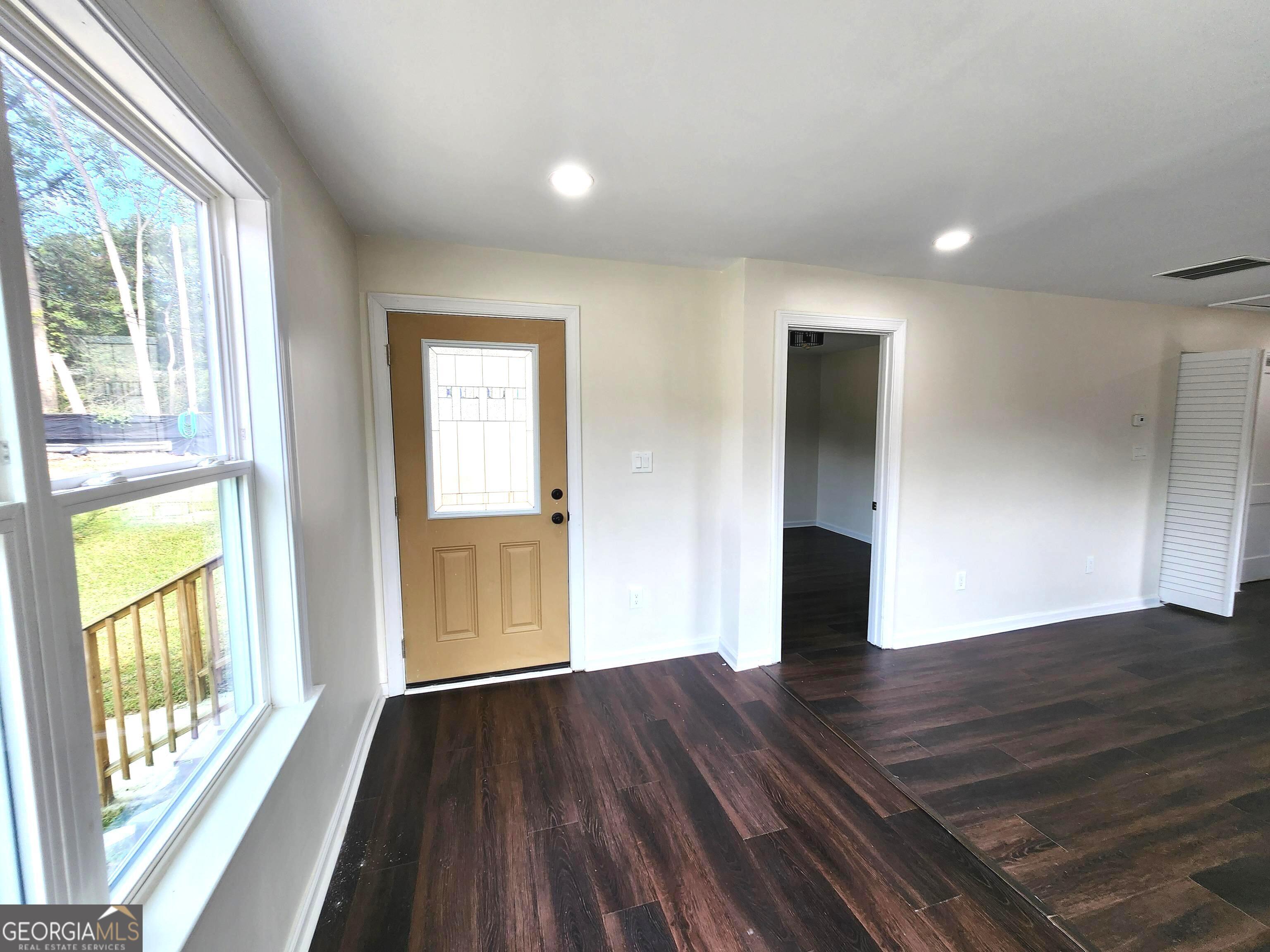 Hollowell Tad - Residential