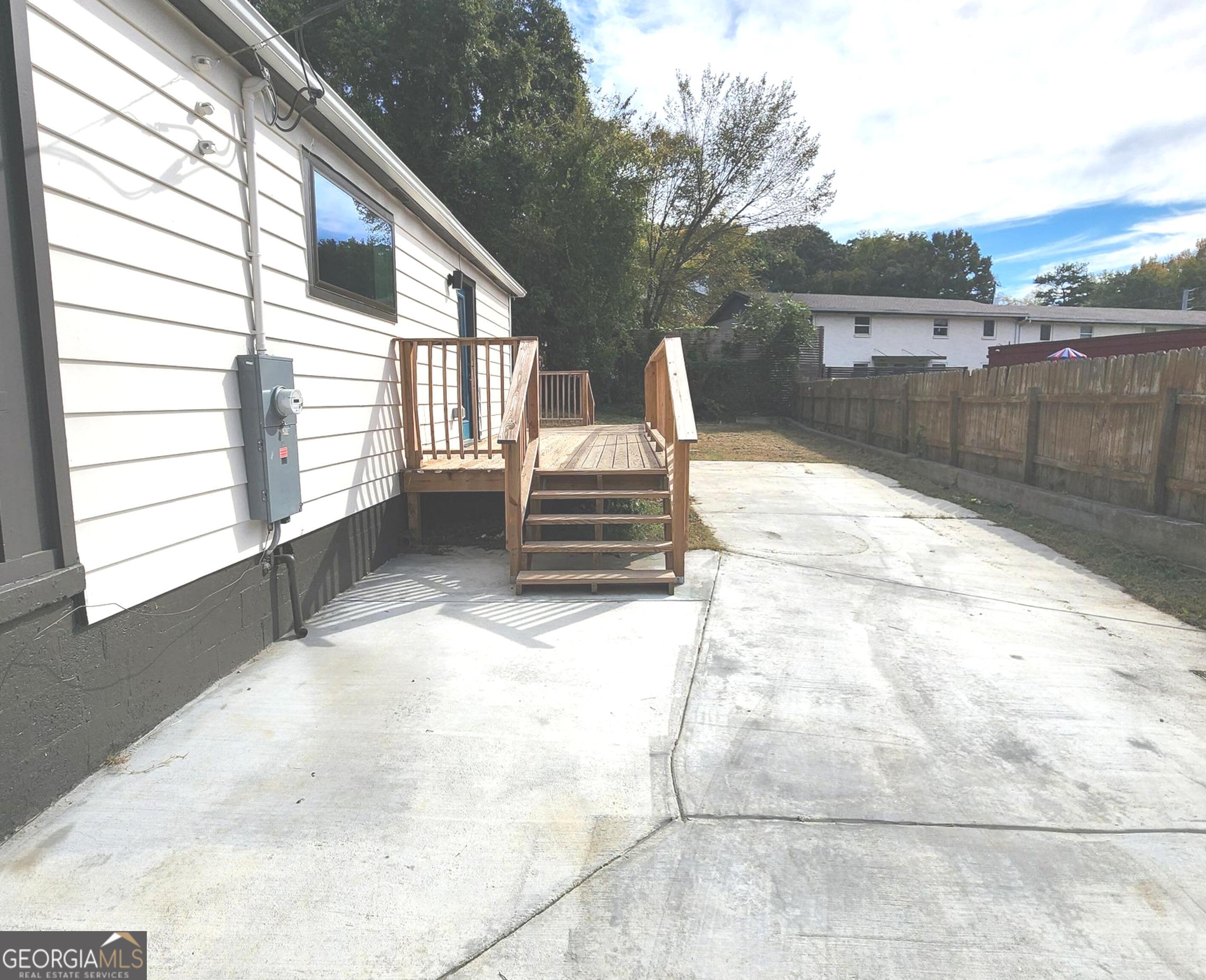 Hollowell Tad - Residential