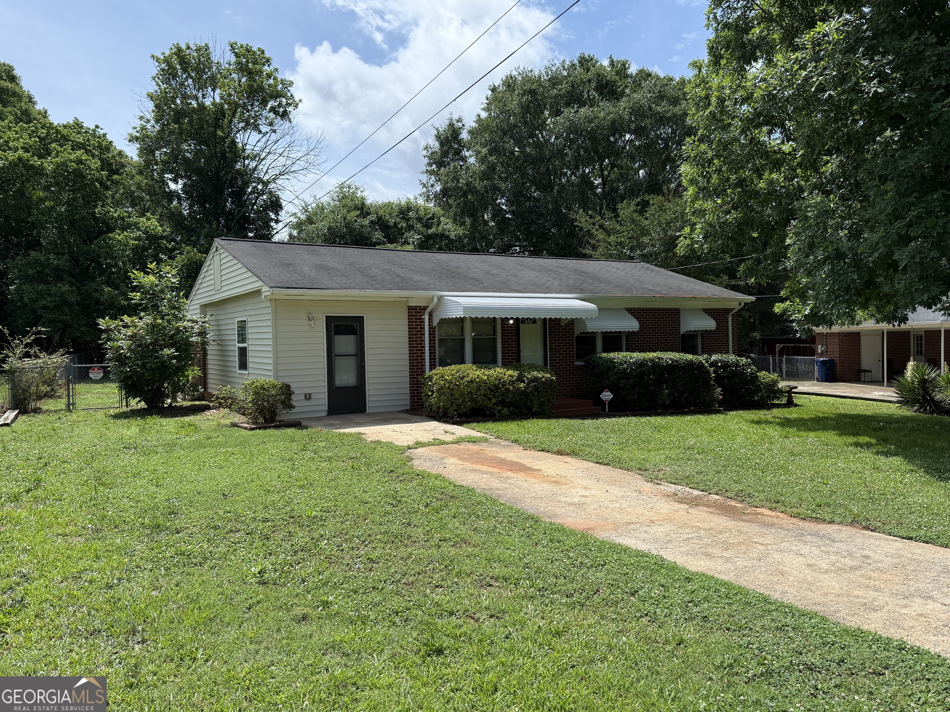 507 Meadow CIR