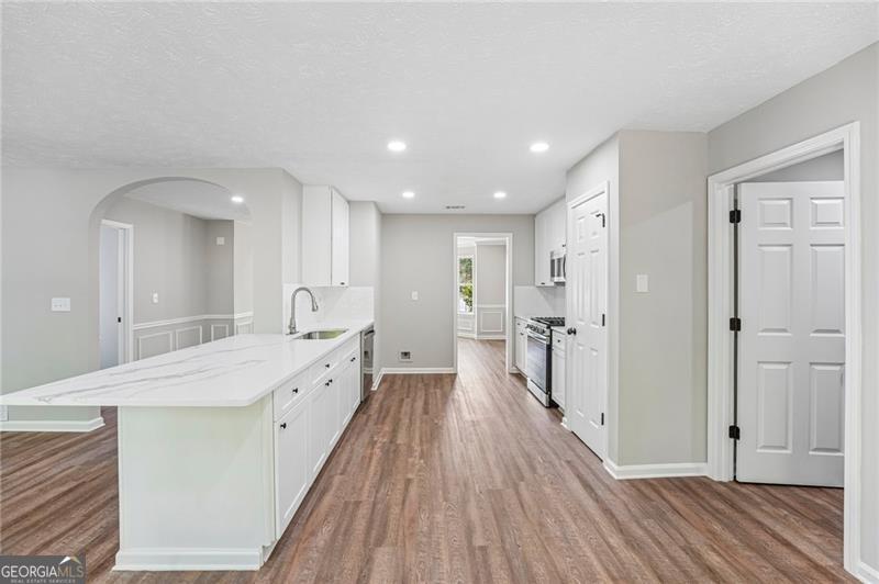 3780 Wake Robin WAY