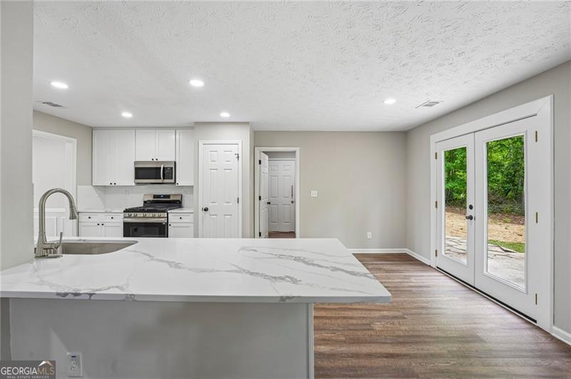 3780 Wake Robin WAY