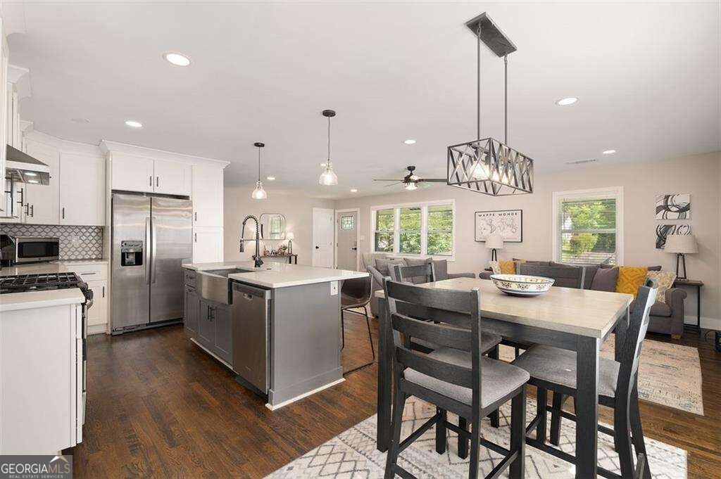 2266 Carver DR