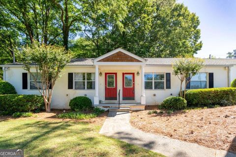 Photo of 1530 Stone Gate Lane SE, Atlanta, GA 30317 (MLS # 10769543)