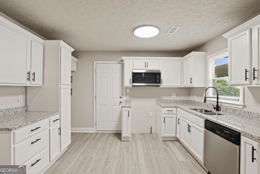Photo of 1620 Eastland Road SE, Atlanta, GA 30316 (MLS # 10761189)