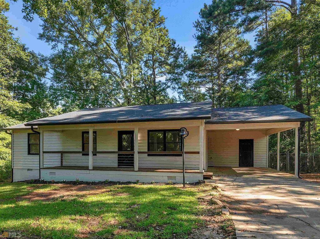 Photo of 1999 Hampton Locust Grove Road, Locust Grove, GA 30248 (MLS # 10730756)
