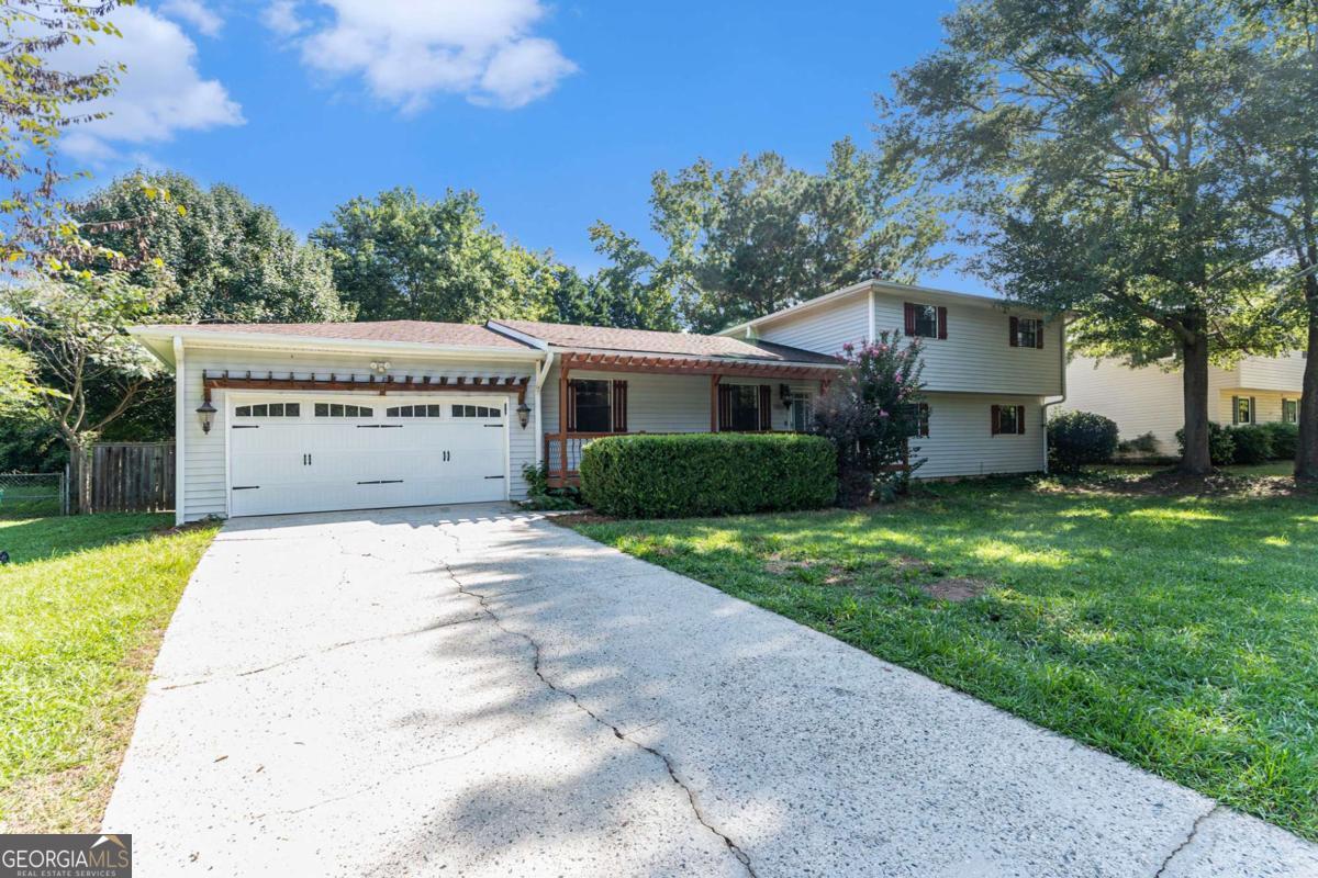 1608 Drakes DR