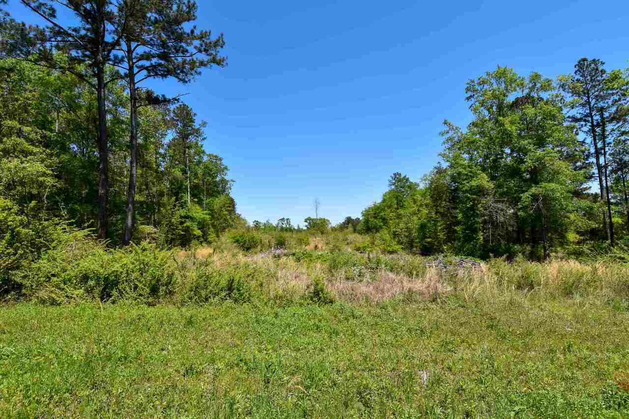 If you are looking for almost 20 acres to build your dream home on Pickard Rd. then look no further. Land has been cleared and ready for building! Come enjoy living on this quiet road in Upson County.