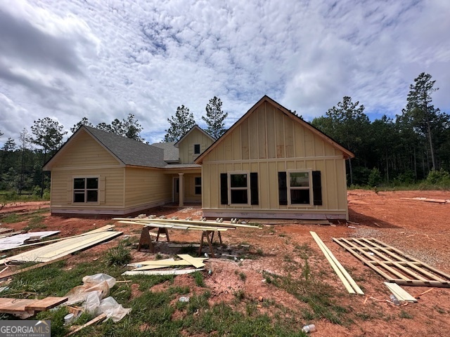 STEPLESS RANCH ON RANCH ON 2.0+/- ACRES IN NORTH TROUP COUNTY! The DAVENPORT Plan features entry foyer opening to a Dining Room with trim accent detail. The spacious Family Room offers wood burning fireplace, 10' ceilings, and canned lighting! This plan offers an open flow from Family Room/Kitchen/Breakfast area. The Kitchen boasts shaker style cabinets, quartz or granite counters, tile backsplash, stainless appliances, and walk-in pantry. The island is a great place for serving or entertaining! On the main level, you'll find a nicely sized Owner's Suite with sitting area. The Owner's Bathroom features tiled shower, garden tub with tile surround, double vanity, and a walk-in closet. Additionally, on the main level you'll find a three guest bedrooms and shared bathroom featuring granite or quartz counters and tiled flooring. Each guest room is pre-wired and braced for a ceiling fan. This beautiful home features a FOAM INSULATED ATTIC, total electric construction, and architectural shingled roof. If you're looking for a gorgeous, serene setting...this is a winner! **SMART HOME TECHNOLOGY PACKAGE included for convenience** Perkins Place is minutes from I-85 for commuters, yet out in a peaceful country setting! Up to $6,000 toward closing costs assistance available when using builder's preferred lender!