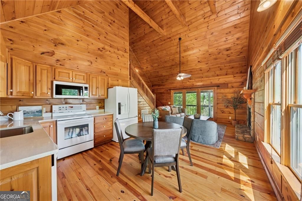 Ellijay, Georgia 30540, United States, 3 Bedrooms Bedrooms, ,2 BathroomsBathrooms,Residential,Pending,115289