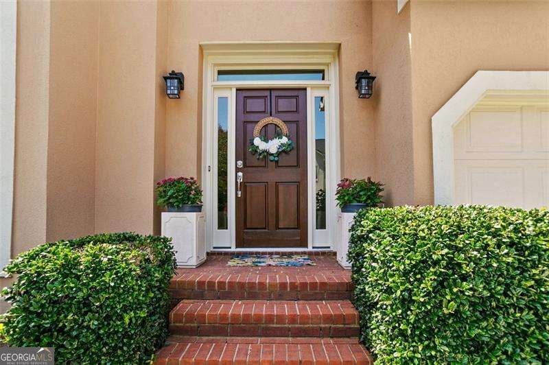 2209 Concord SQ NE