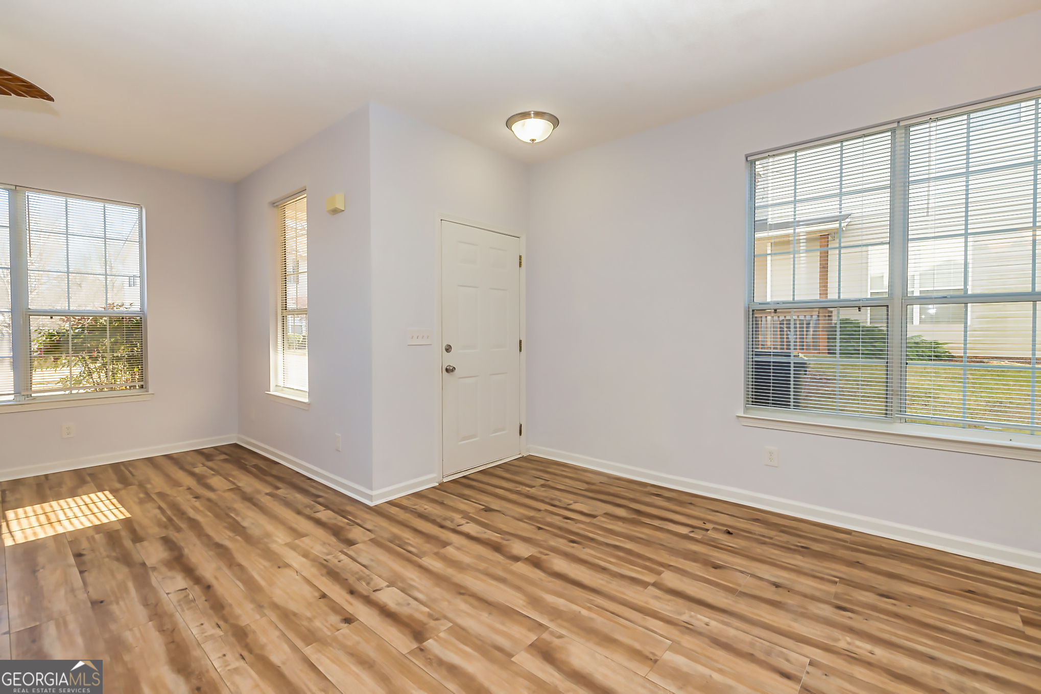 Newnan, Georgia 30263, United States, 3 Bedrooms Bedrooms, ,3 BathroomsBathrooms,Residential,Active,77606