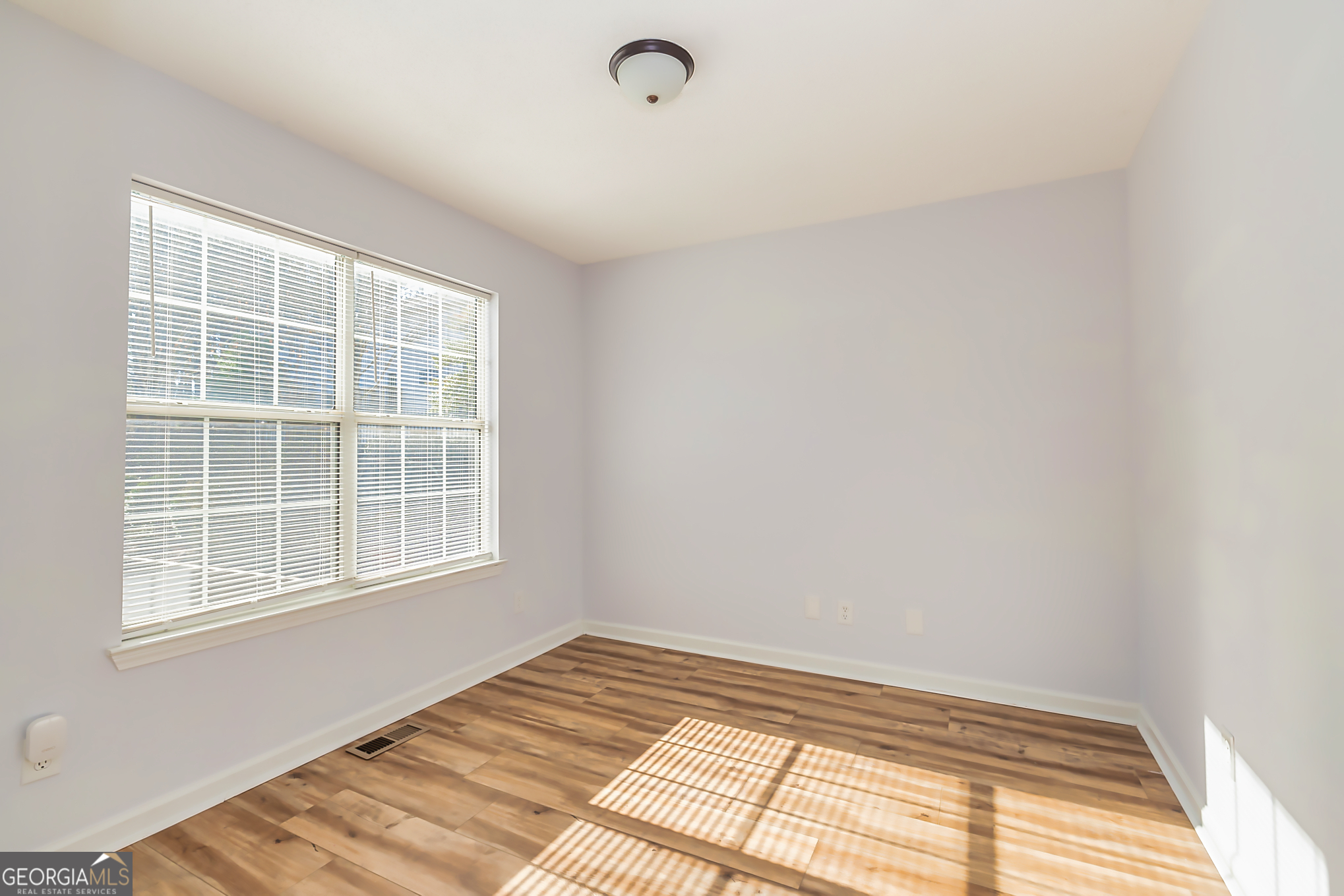 Newnan, Georgia 30263, United States, 3 Bedrooms Bedrooms, ,3 BathroomsBathrooms,Residential,Active,77606