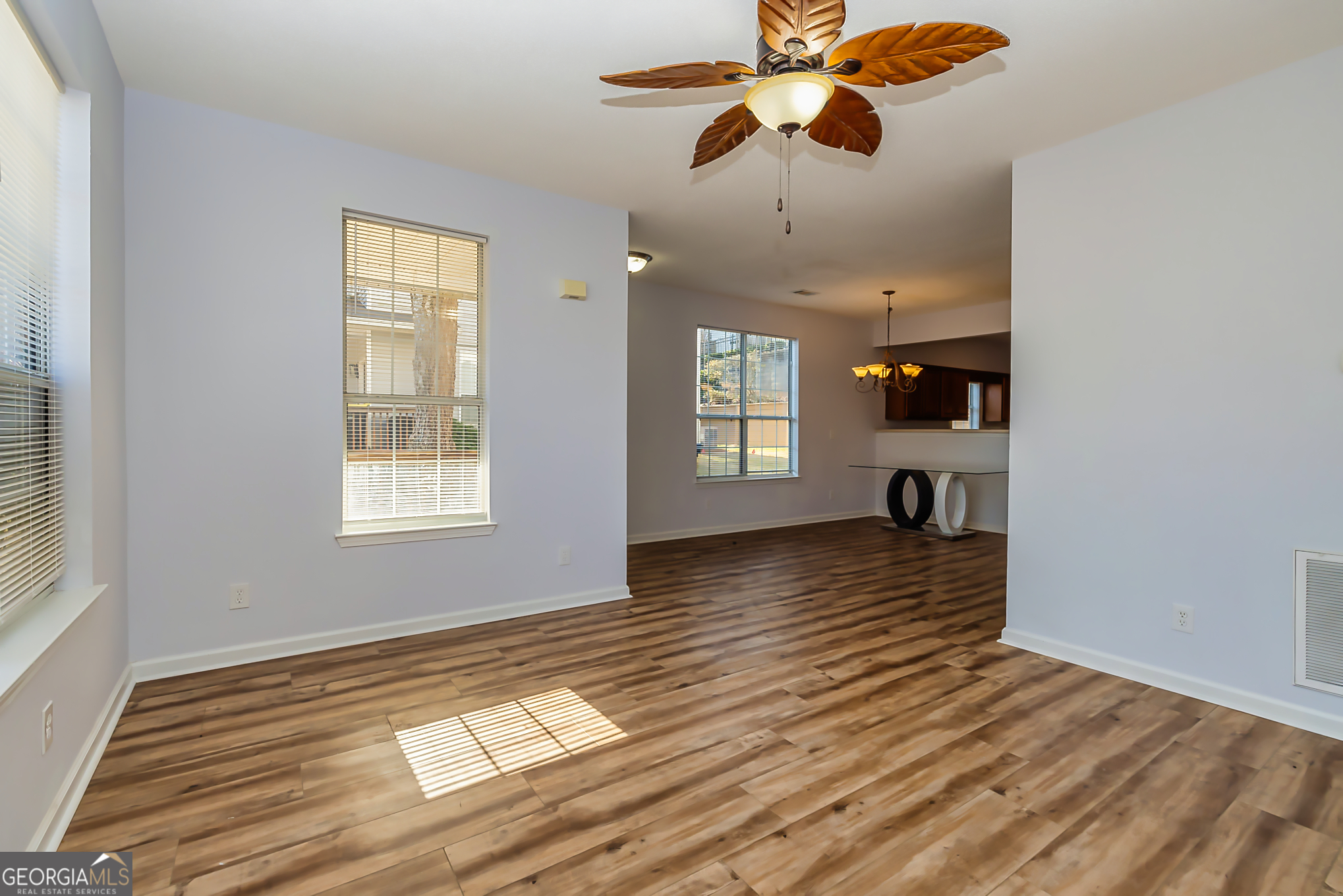 Newnan, Georgia 30263, United States, 3 Bedrooms Bedrooms, ,3 BathroomsBathrooms,Residential,Active,77606