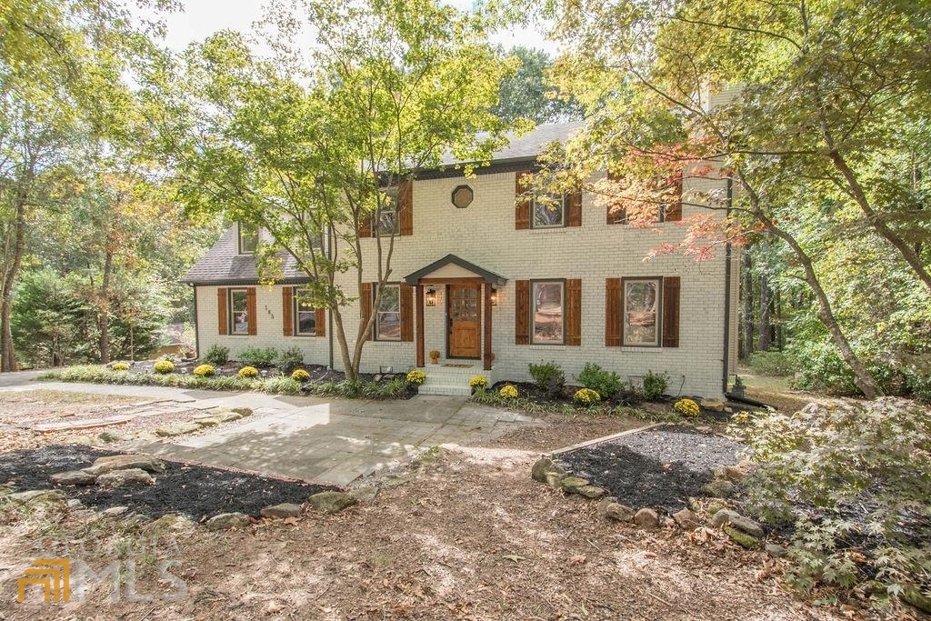 185 Chimney Springs