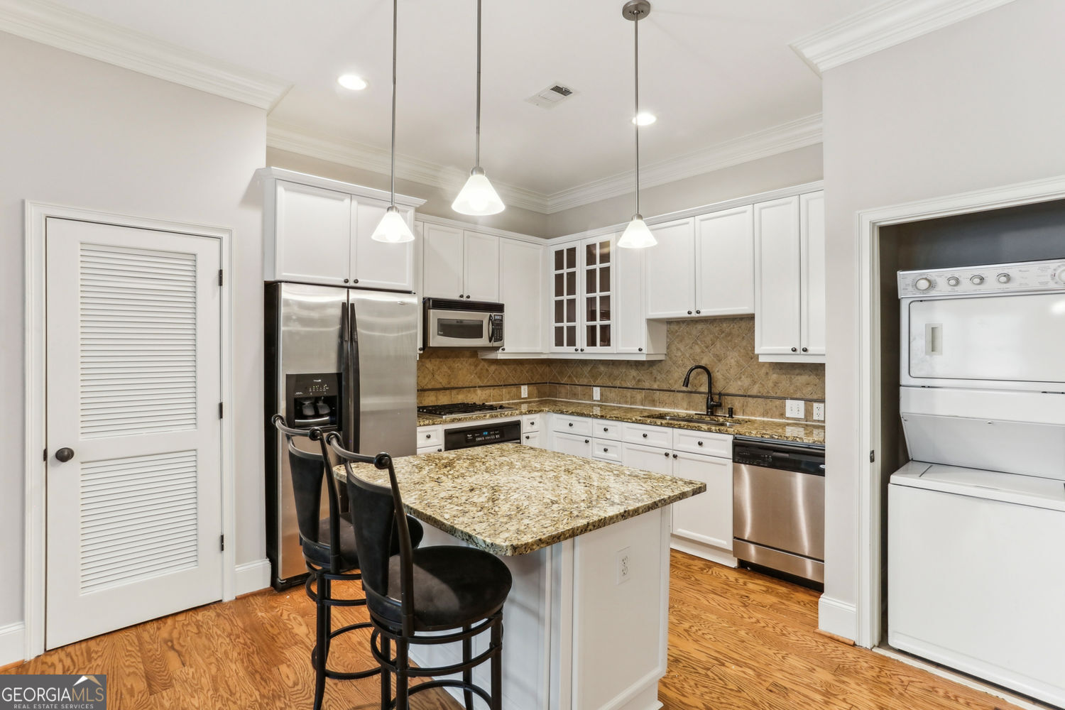 11 Perimeter CTR E 1402