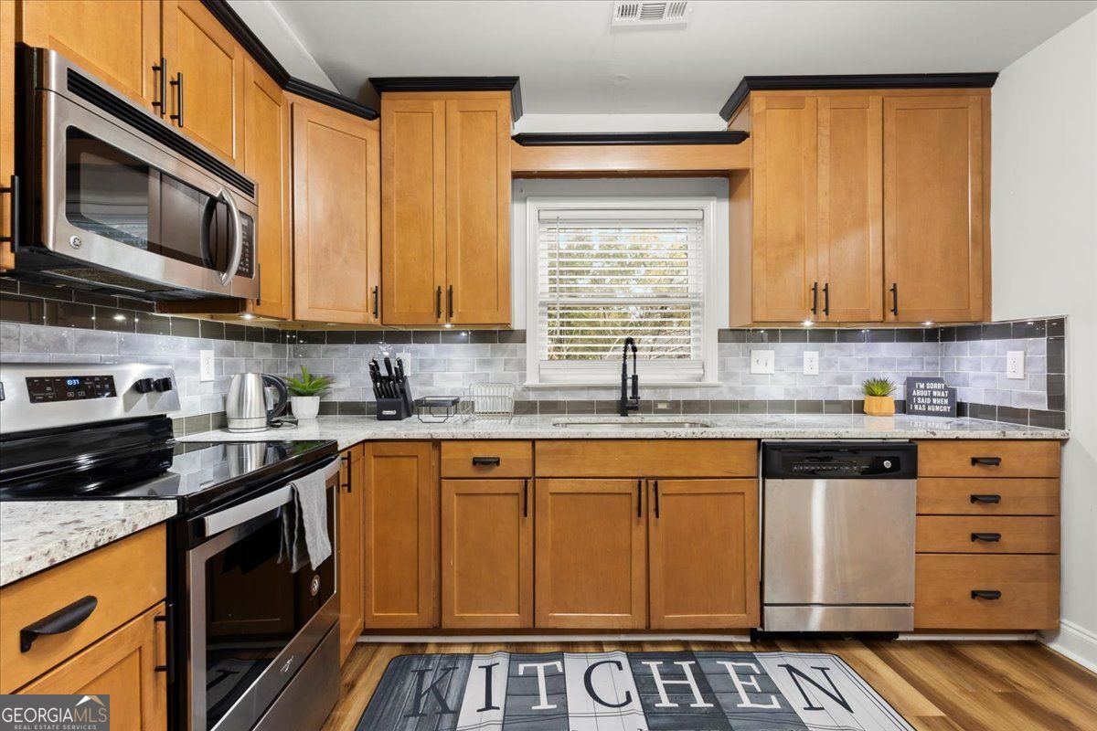 1765 Mary George AVE NW