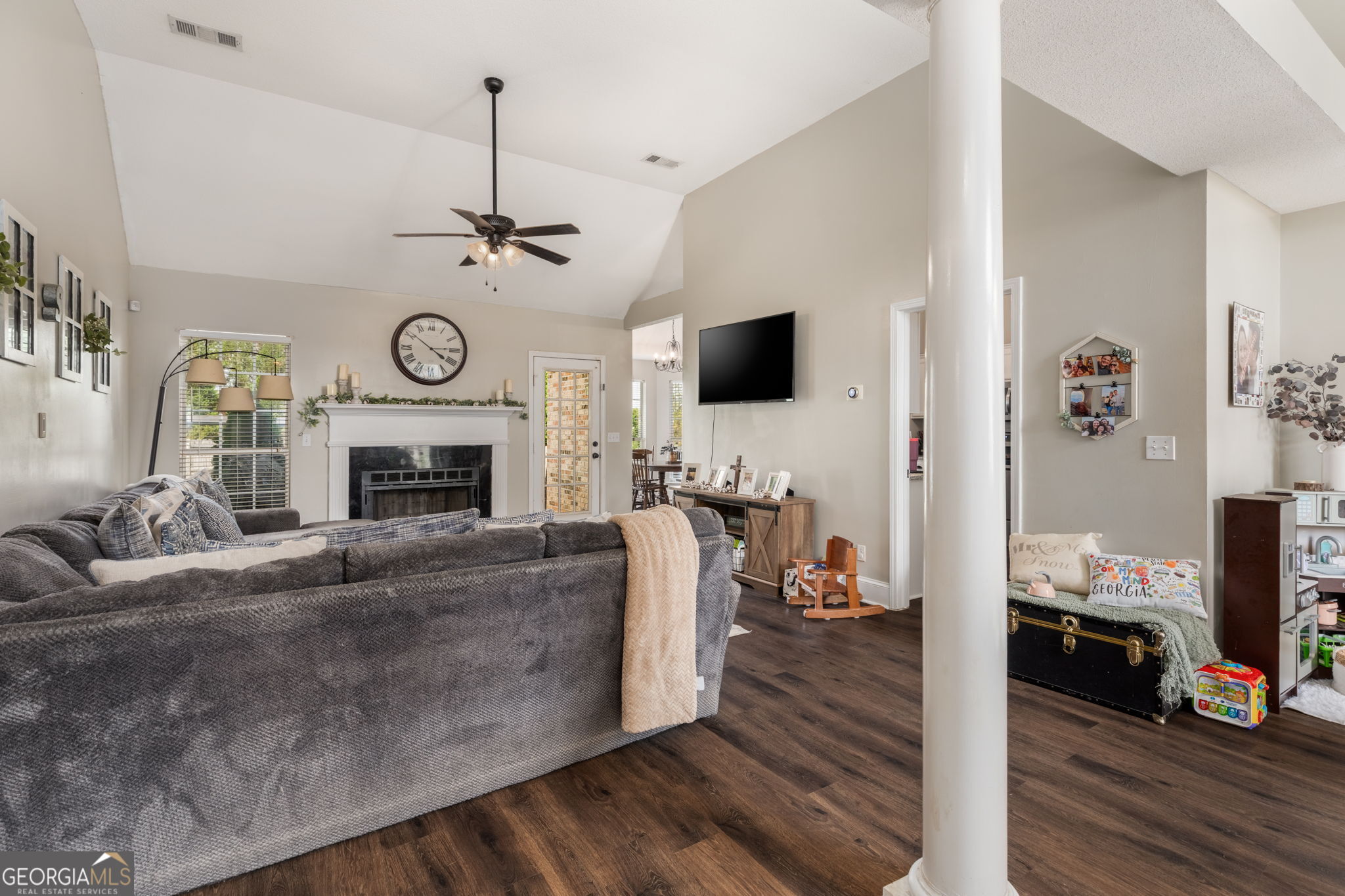 428 Cross Creek WAY