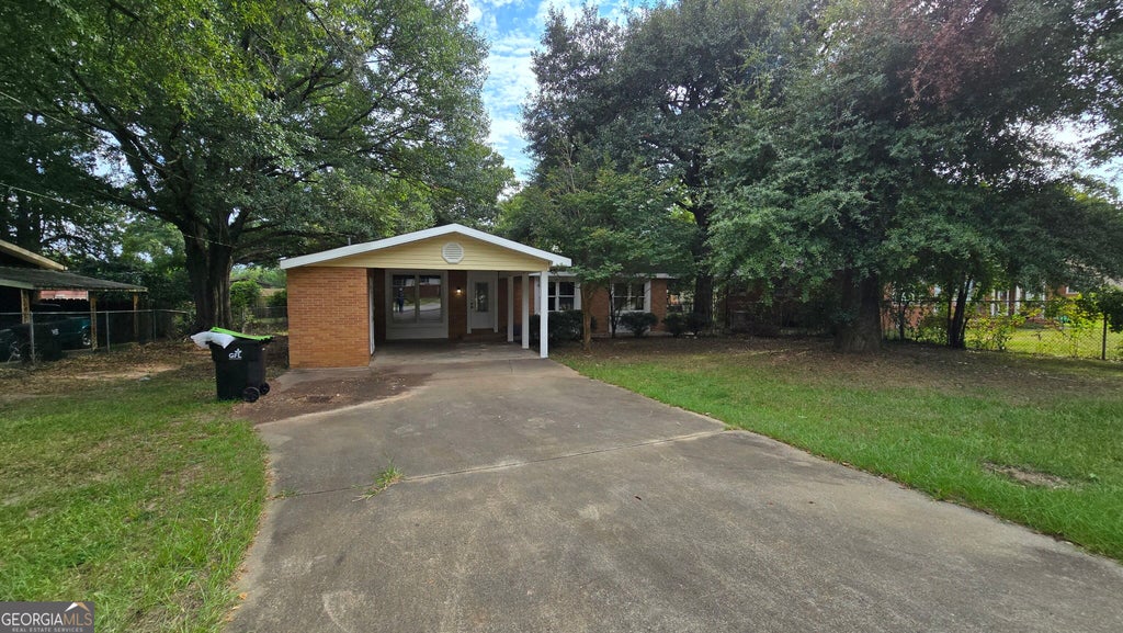 Photo of 109 Meadowcliff Circle, Warner Robins, GA 31093 (MLS # 10854688)