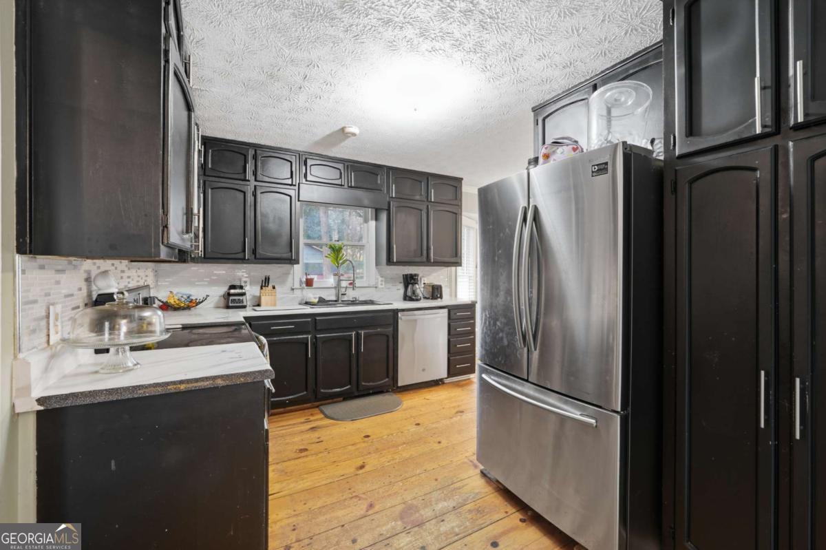 93 Gloster RD SW