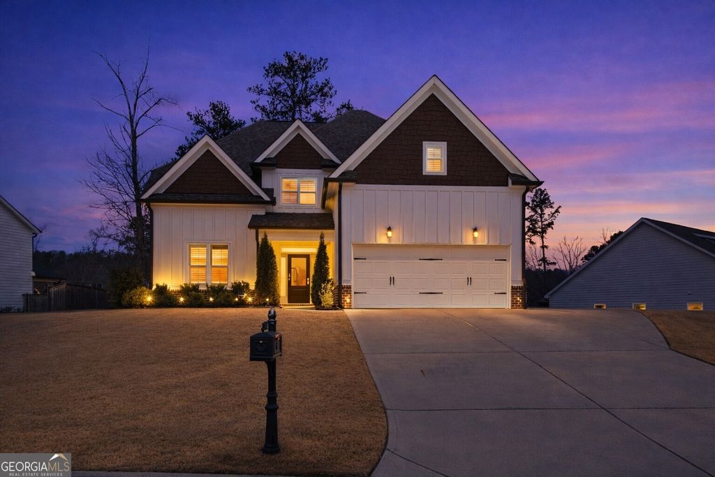 Photo of 12 Bridgestone Way SE, Cartersville, GA 30120 (MLS # 10764394)