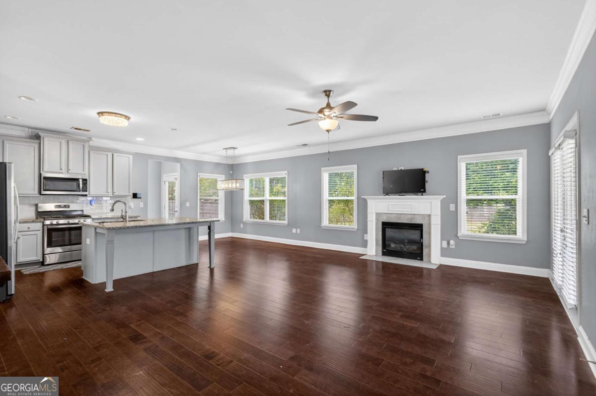 5390 Hennessy CIR