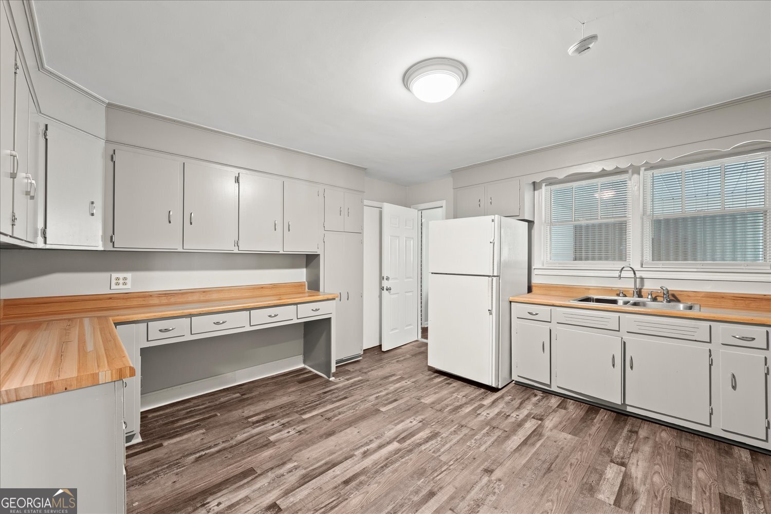 3021 Storey DR