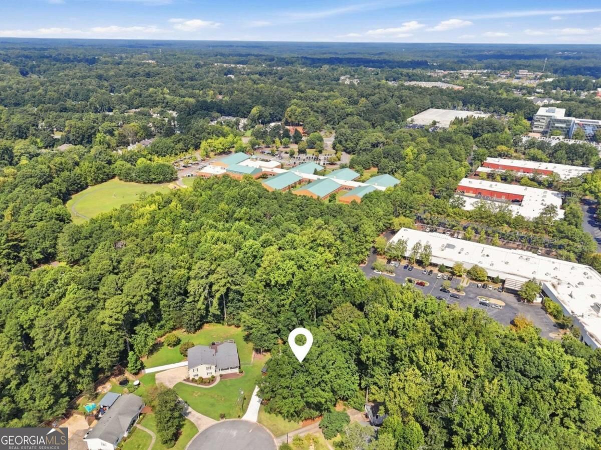 190 Crestwood CT