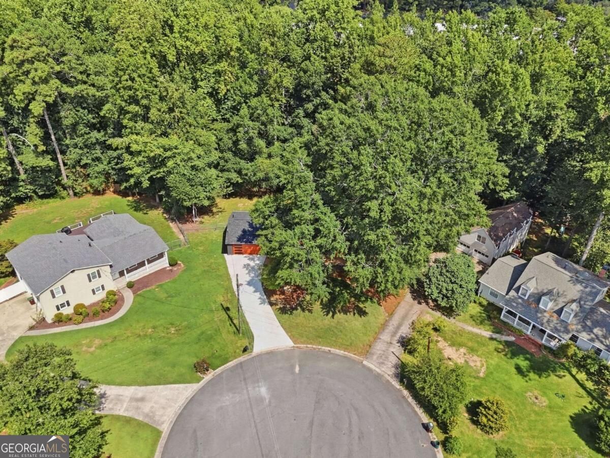 190 Crestwood CT