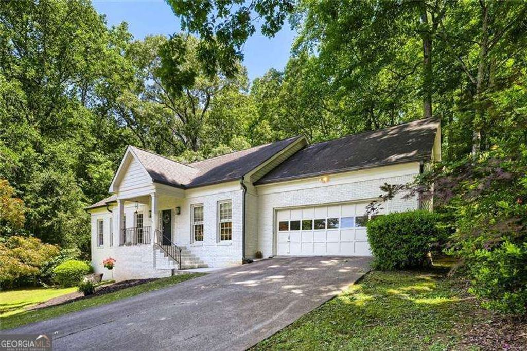Photo of 152 Oakwood Hills Drive, Suwanee, GA 30024 (MLS # 10761044)