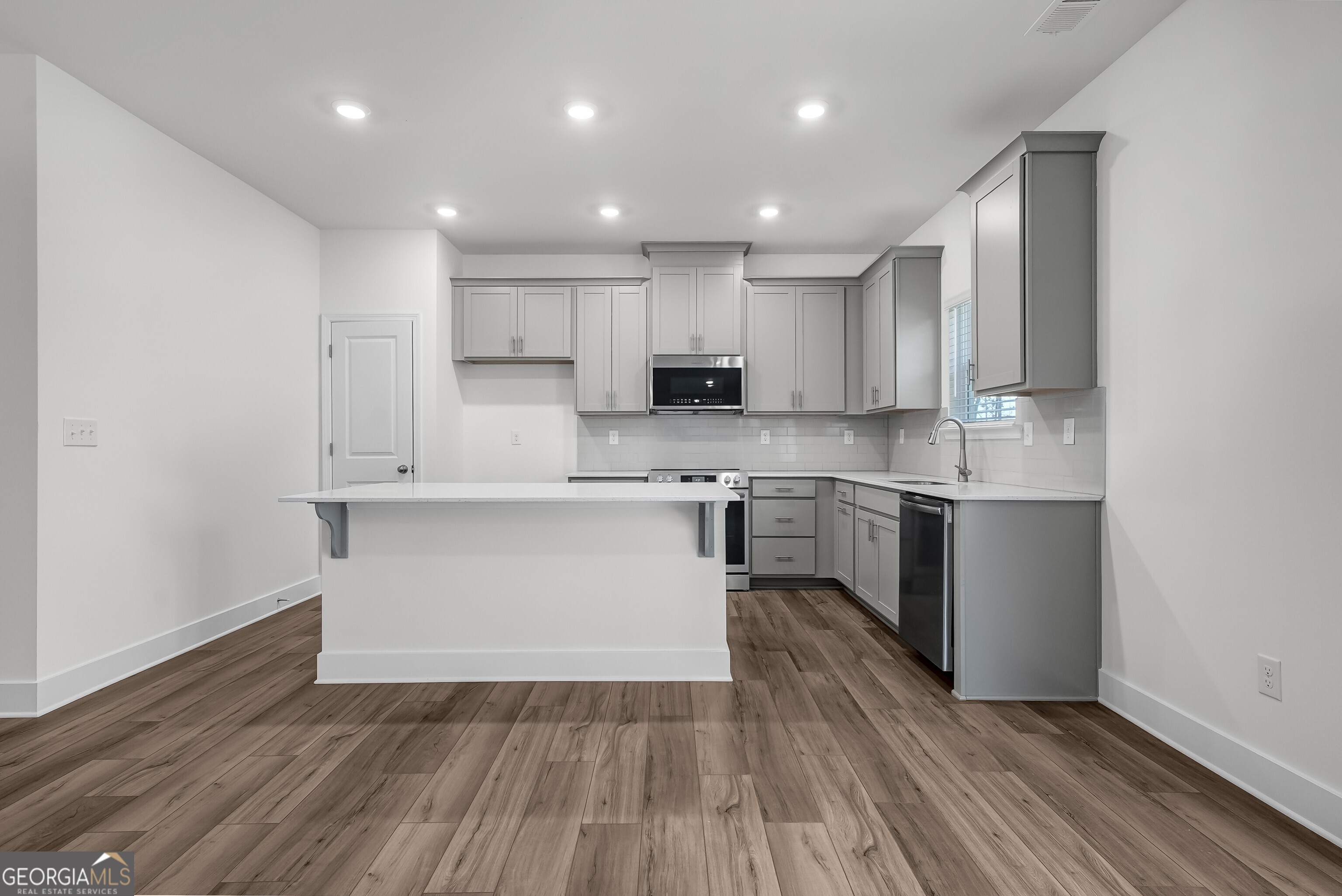 424 Panther Creek LN