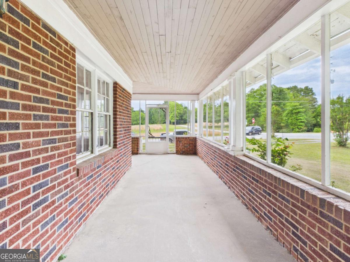 1600 McNutt Creek RD
