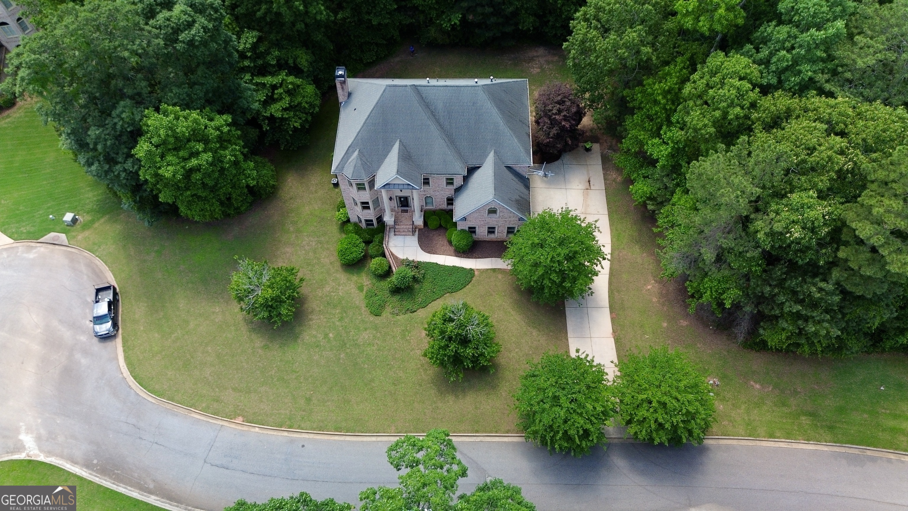115 Robinwood CT