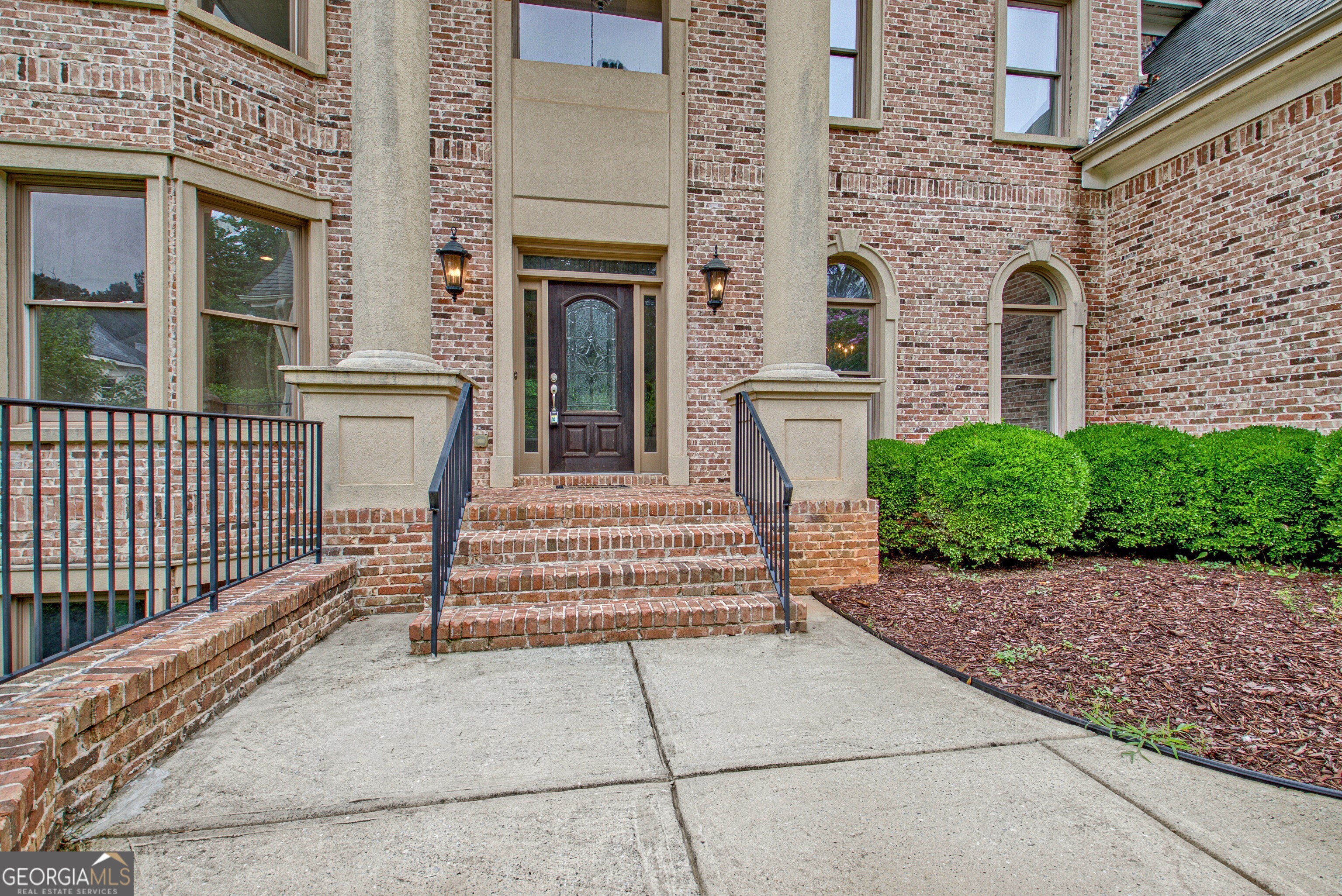 115 Robinwood CT
