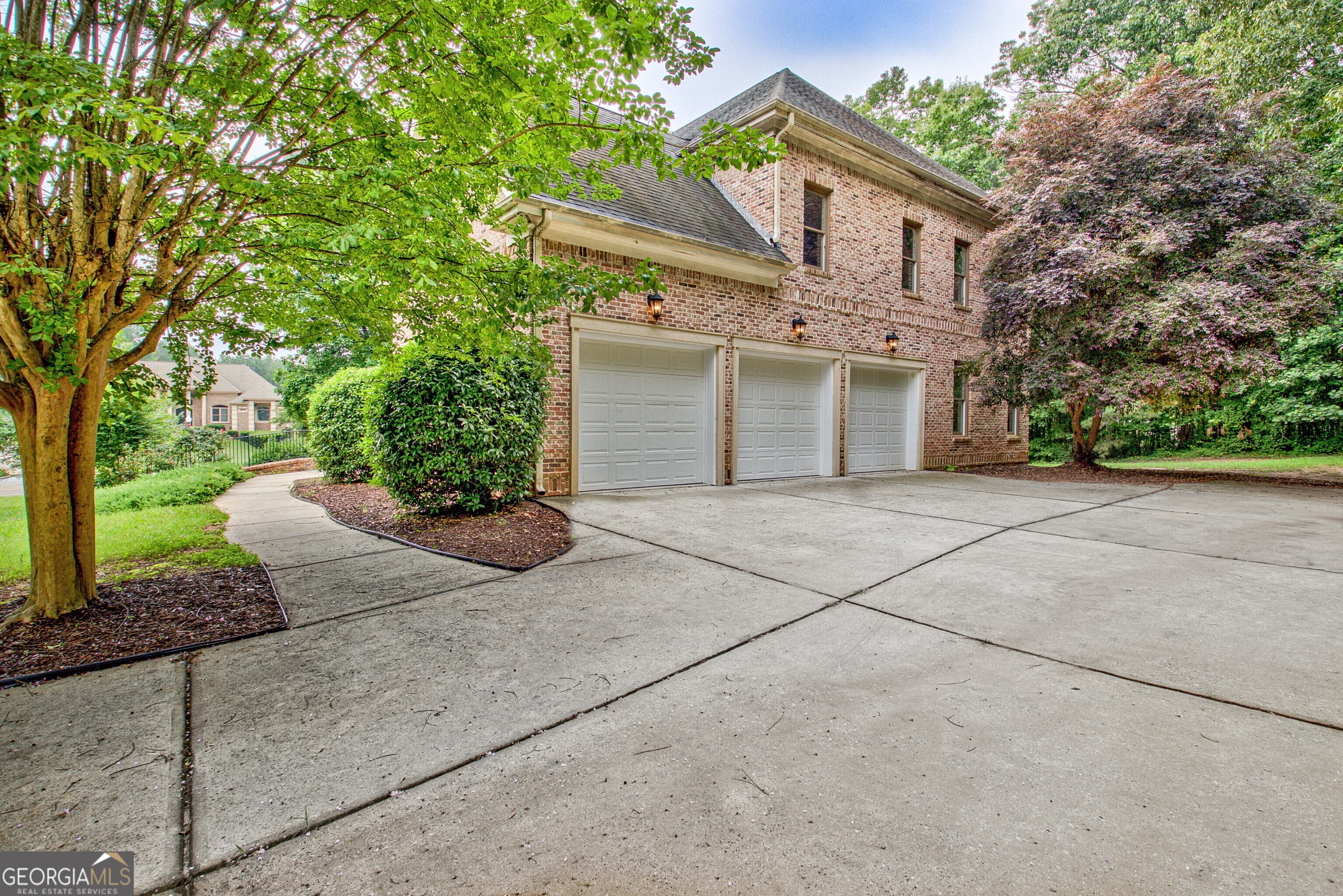 115 Robinwood CT