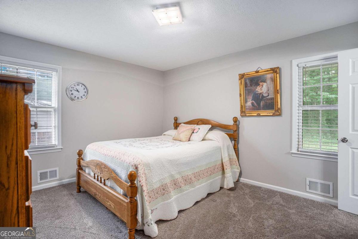 COLONIAL OAKS - Residential