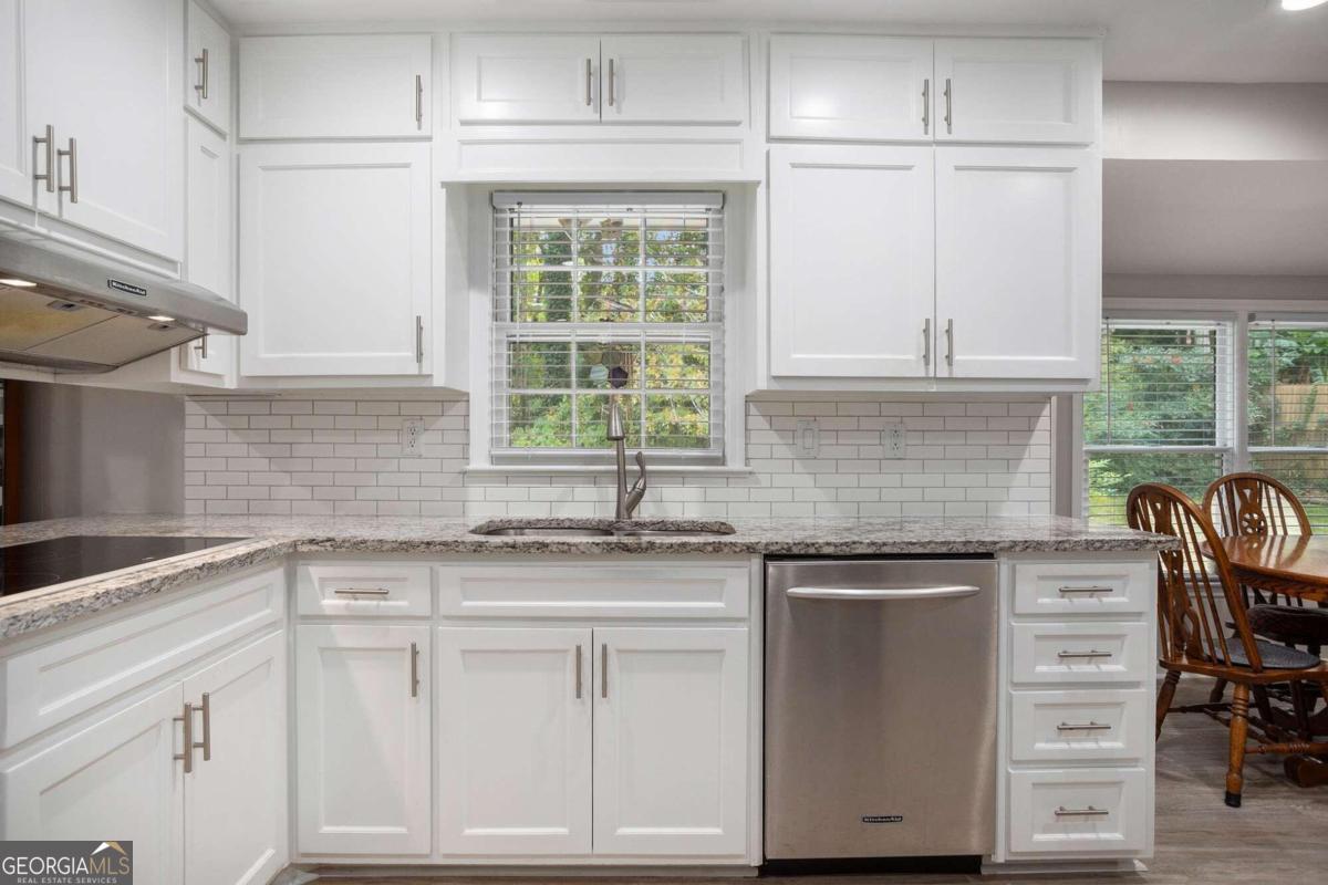 COLONIAL OAKS - Residential