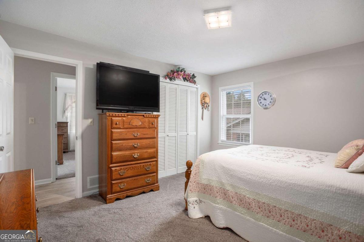 COLONIAL OAKS - Residential