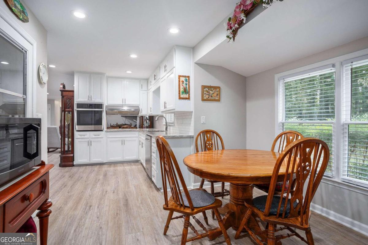 COLONIAL OAKS - Residential