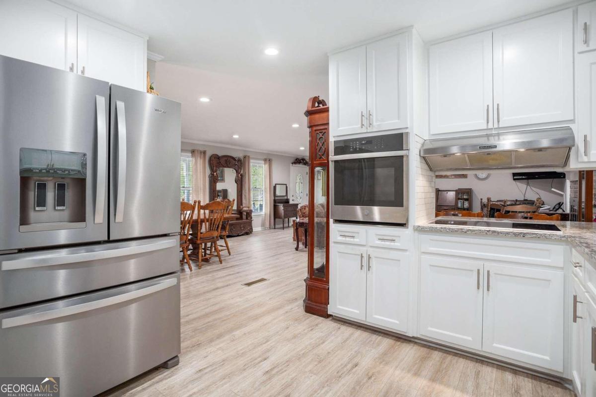 COLONIAL OAKS - Residential