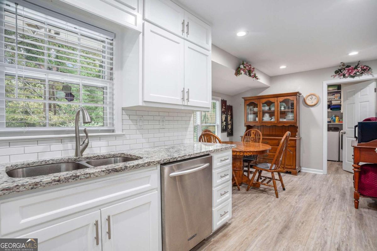COLONIAL OAKS - Residential