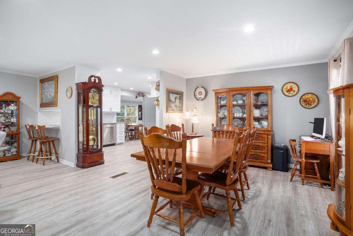 COLONIAL OAKS - Residential