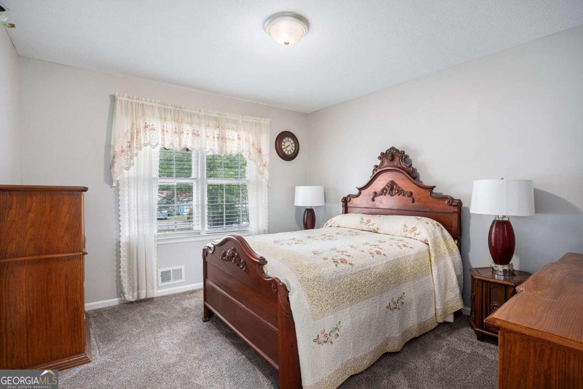 COLONIAL OAKS - Residential
