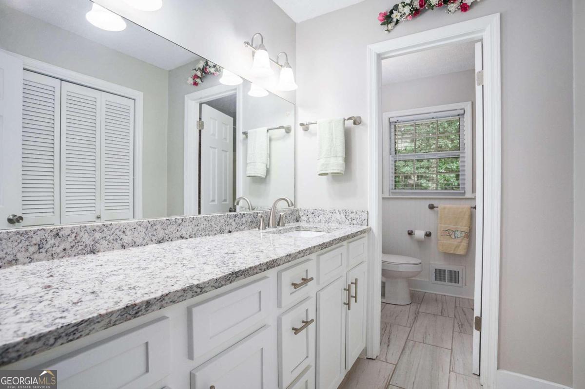 COLONIAL OAKS - Residential