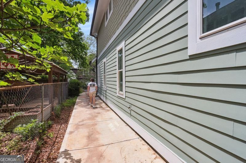 Atlanta, Georgia 30307, United States, 3 Bedrooms Bedrooms, ,2 BathroomsBathrooms,Residential,Active,144758