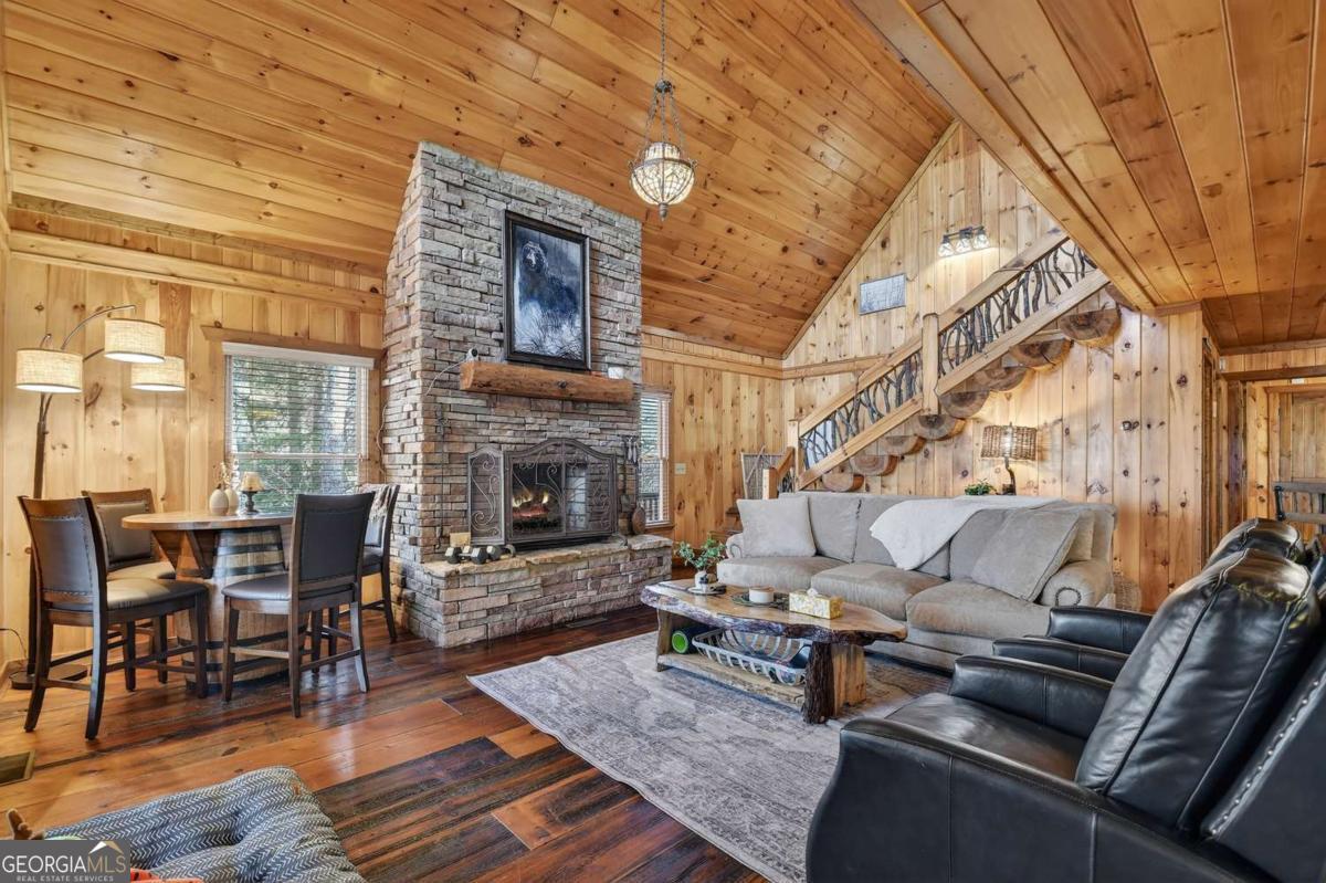 71 Rising Fawn DR